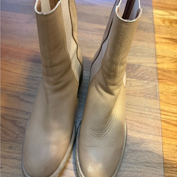 Free People heeled Chelsea Bootie in beige - Picture 3 of 7